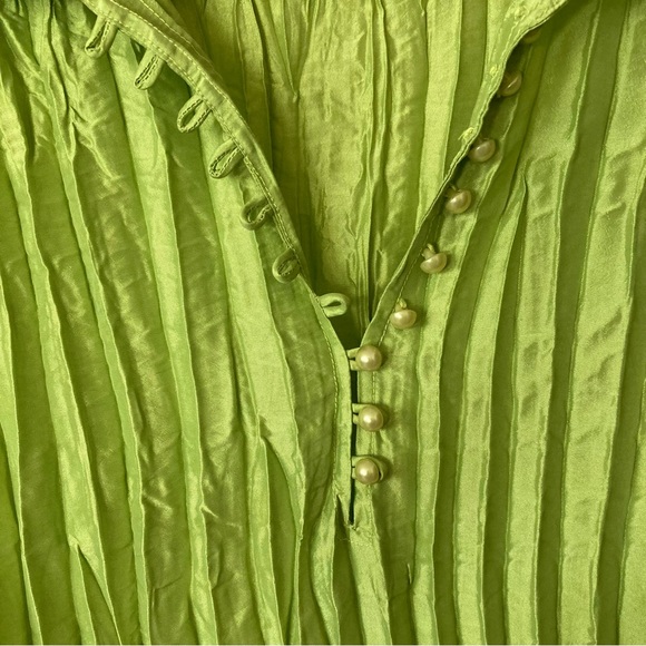 Agora Blouse | Color Green | Size XL | Excellent Condition - Picture 5 of 8
